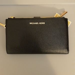 Michael Kors jet set wristlet